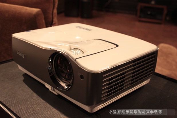 ����W1200���ø���ͶӰ�C