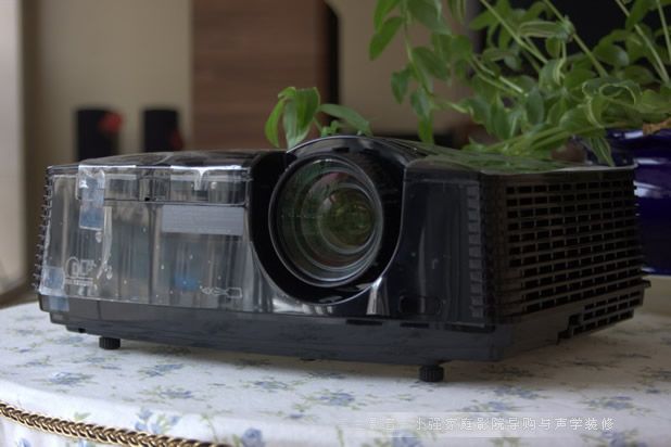 ����HC77-10SͶӰ�C�؃r�Fُ