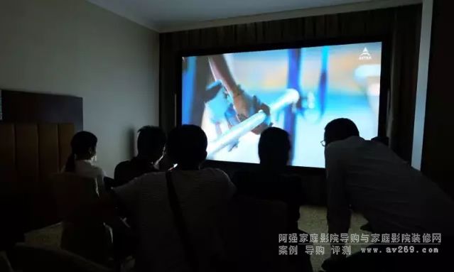 ����W11000H 3D 4KͶӰ�C(j��)