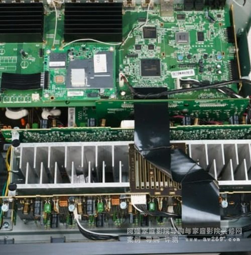 DENON X3800內(nèi)部