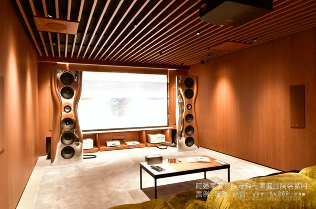 KEF Music Gallery������׌�҂������������V�����Ñ�